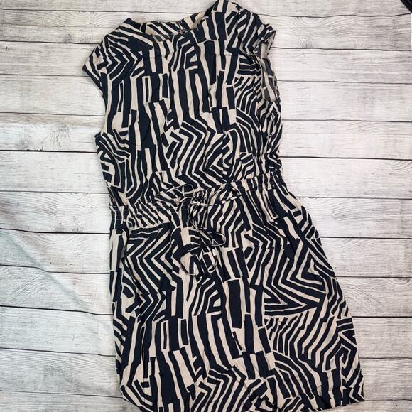 5/ $25 LOFT Black and Tan Geometric Dress with Elastic / Drawstring Waist Medium - Picture 2 of 8